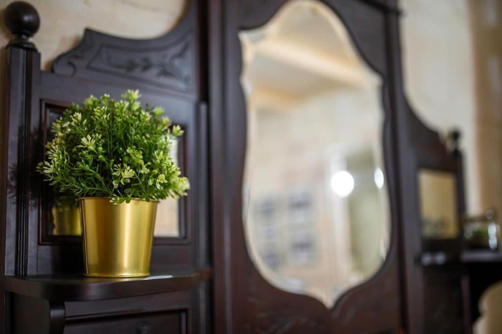Chic, Stylish & Spacious Flat In Central Valletta Exterior photo