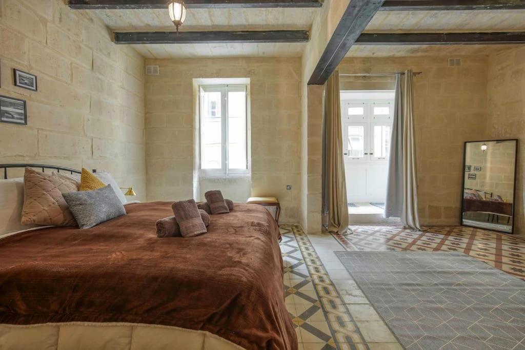 Chic, Stylish & Spacious Flat In Central Valletta Exterior photo